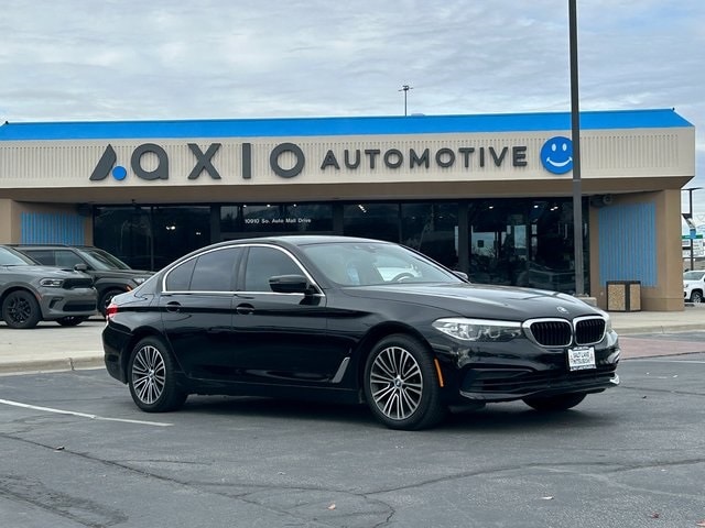 2019 BMW 5 Series 530e's photo
