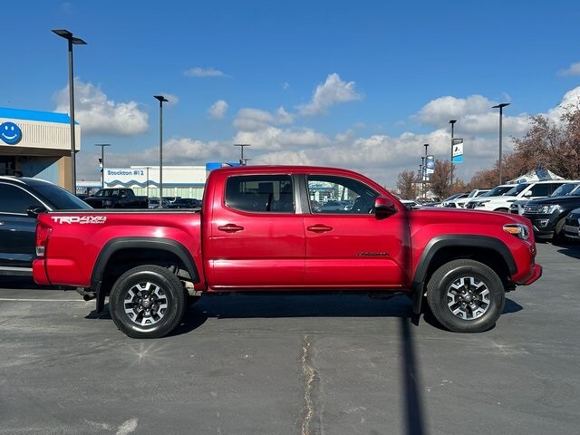 2019 Toyota Tacoma TRD Off-Road V6 photo 2