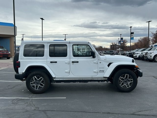 2024 Jeep Wrangler Sahara photo 2