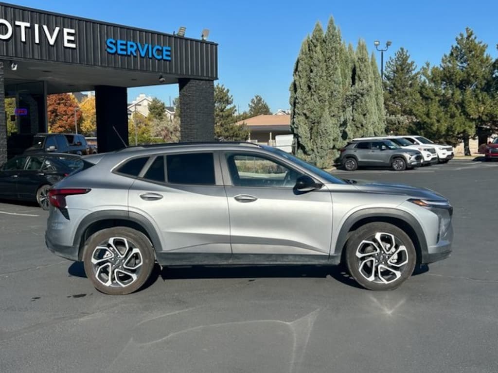 Used 2024 Chevrolet Trax 2RS SUV