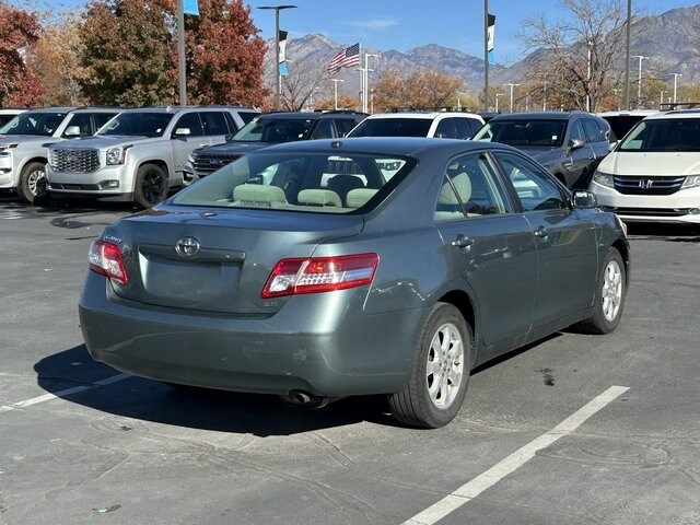 2011 Toyota Camry photo 2
