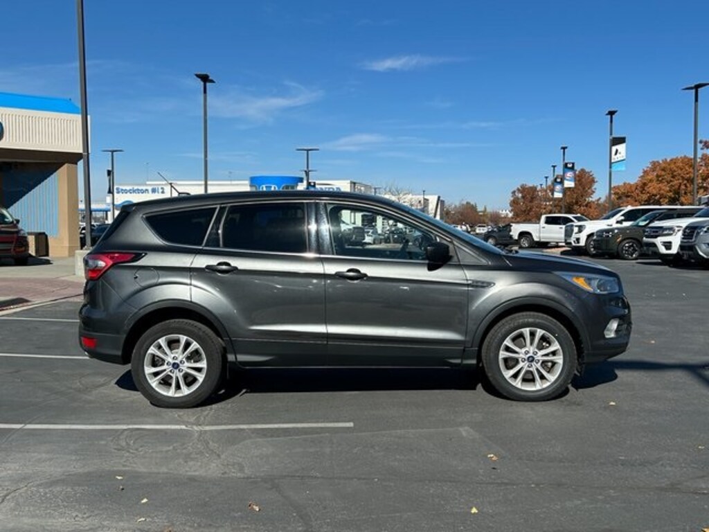 Used 2017 Ford Escape SE SUV