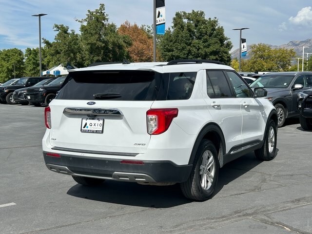 2024 Ford Explorer XLT photo 2