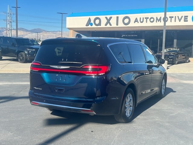 2025 Chrysler Pacifica photo 3