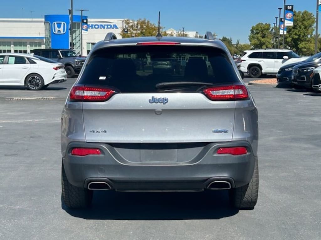Used 2018 Jeep Cherokee Latitude 4x4 SUV