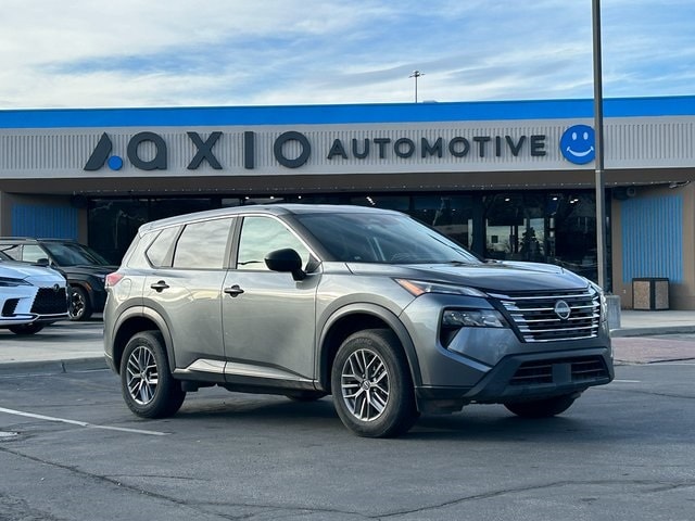 2024 Nissan Rogue S's photo