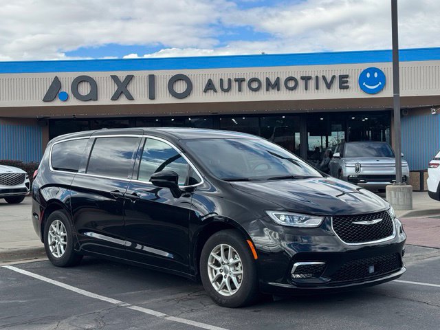 2025 Chrysler Pacifica Select Van Passenger Van