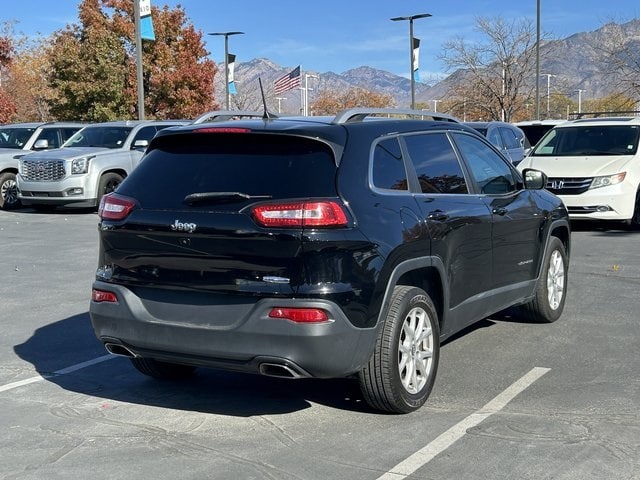 2017 Jeep Cherokee Latitude photo 2
