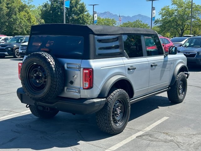 2022 Ford Bronco Black Diamond photo 3