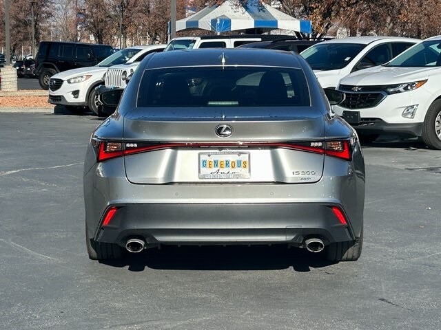 2021 Lexus IS 300 photo 4