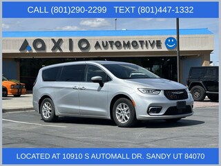 2023 Chrysler Pacifica Touring L Van Passenger Van