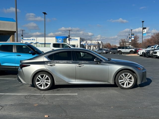 2021 Lexus IS 300 photo 2