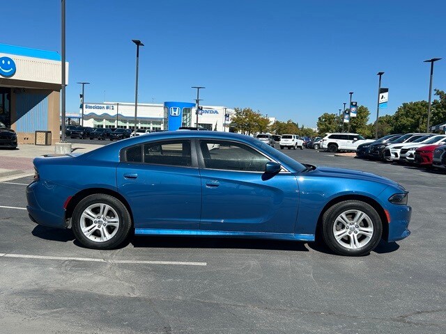 2020 Dodge Charger SXT photo 2
