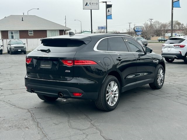 2020 Jaguar F-PACE Prestige photo 3