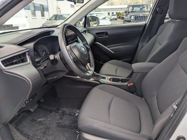 2024 Toyota Corolla Cross LE - Photo 23