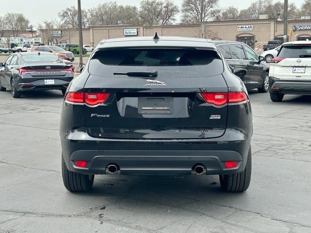 2020 Jaguar F-PACE Prestige photo 4