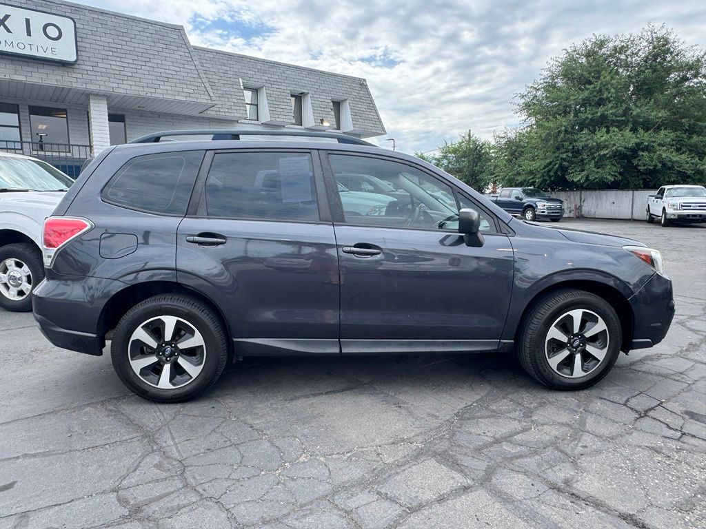 2017 Subaru Forester Base - Photo 8
