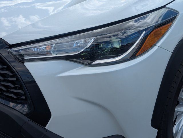 2024 Toyota Corolla Cross LE - Photo 11