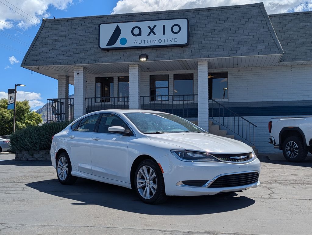 2016 Chrysler 200 Limited's photo