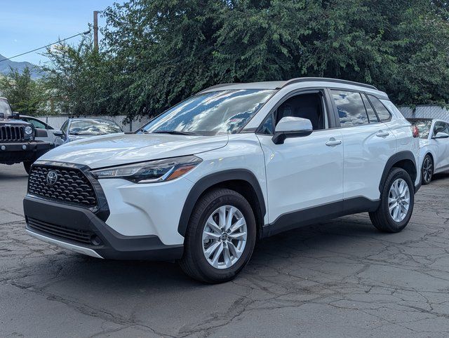 2024 Toyota Corolla Cross LE - Photo 8