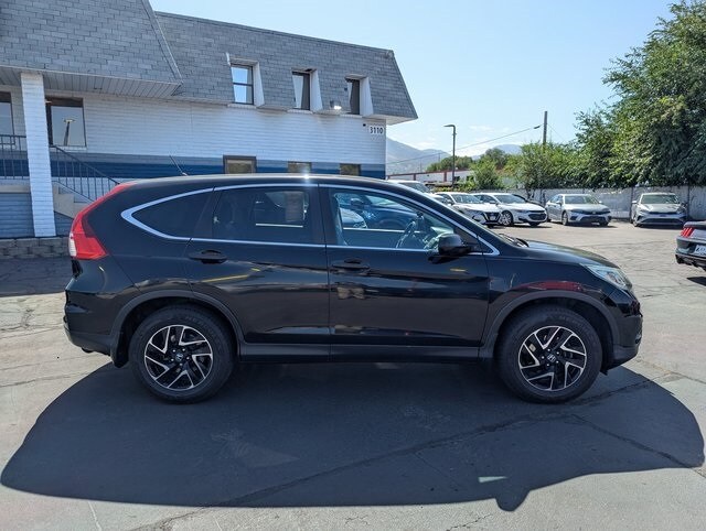2016 Honda CR-V SE photo 2