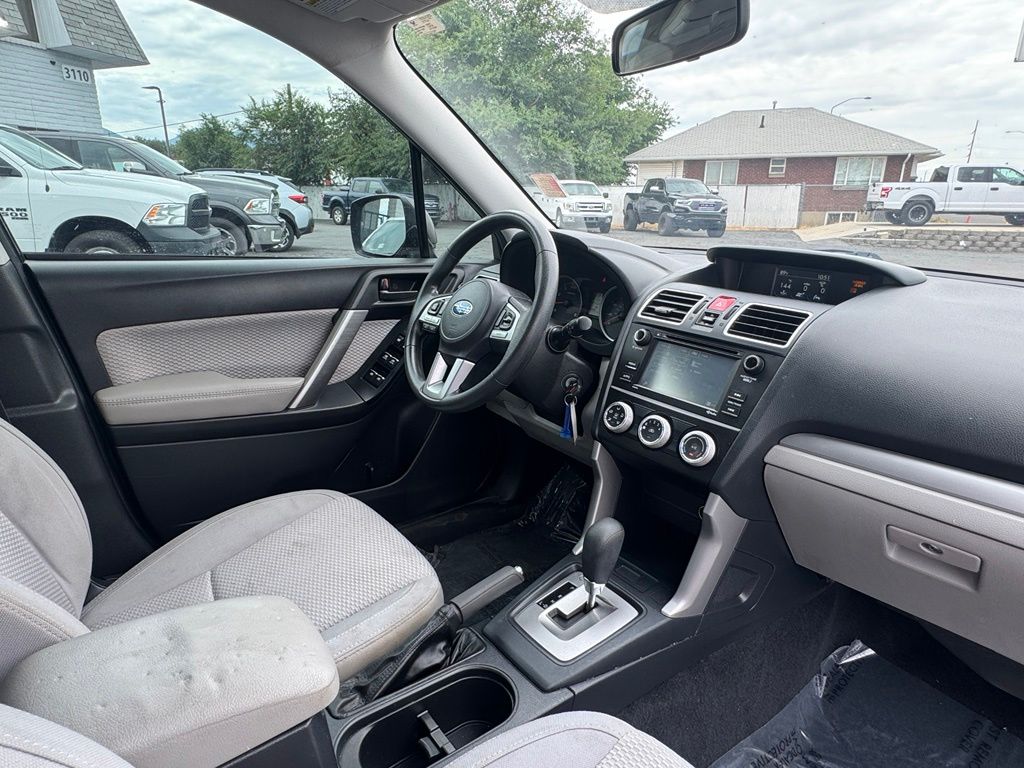 2017 Subaru Forester Base - Photo 28