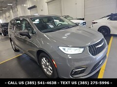 2023 Chrysler Pacifica Touring L Minivan/Van