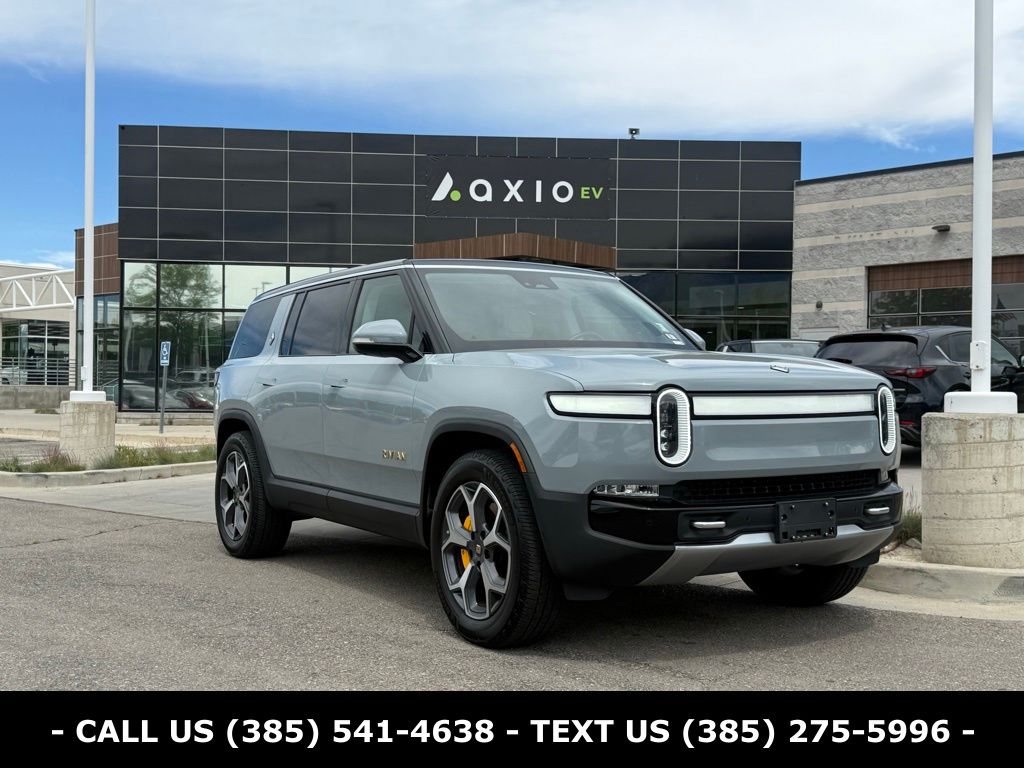 2023 Rivian R1S Adventure Quad-Motor Large Pack's photo