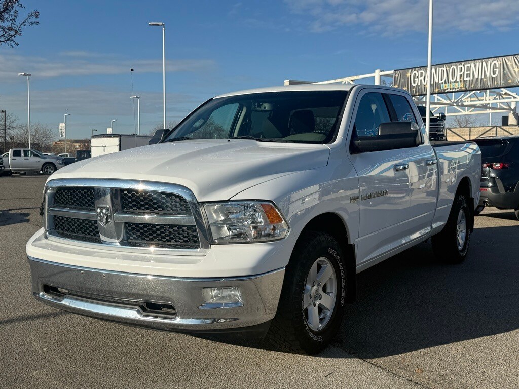 2012 Ram 1500 SLT photo 3