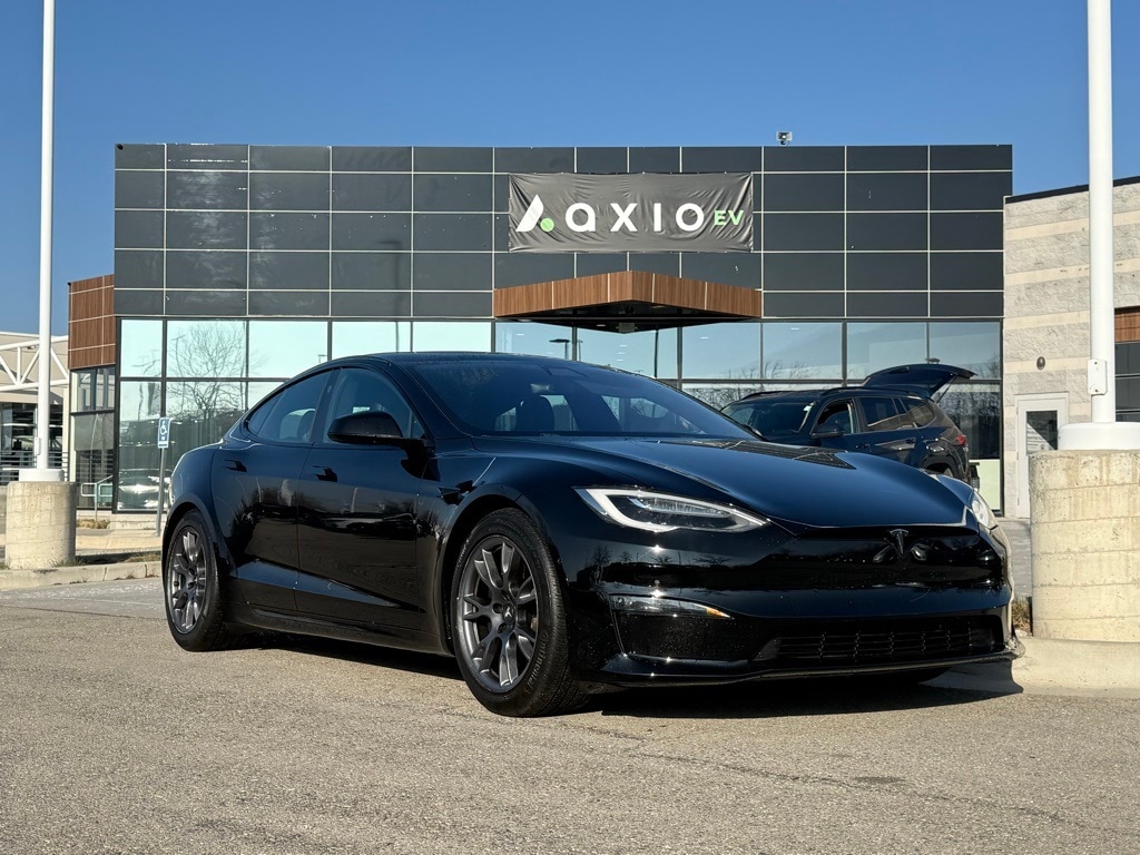 2022 Tesla Model S Standard's photo
