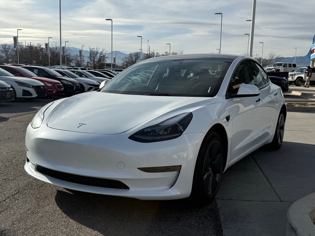 2023 Tesla Model 3 photo 3