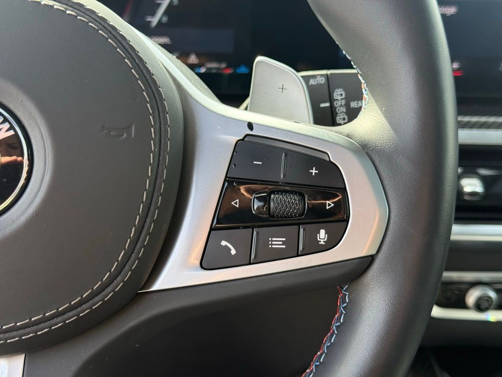 2025 BMW X7 M60i - Photo 16