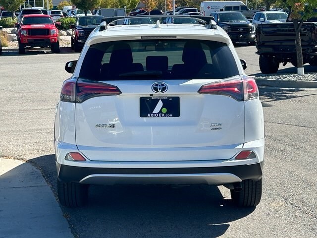 2016 Toyota RAV4 XLE photo 3