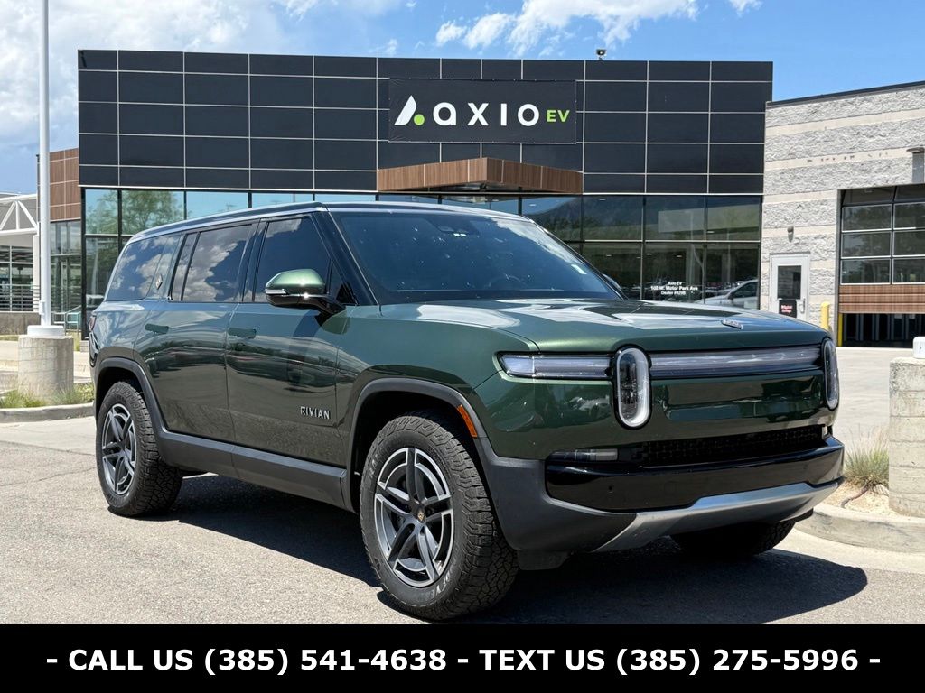 2025 Rivian R1S Adventure Dual Standard's photo