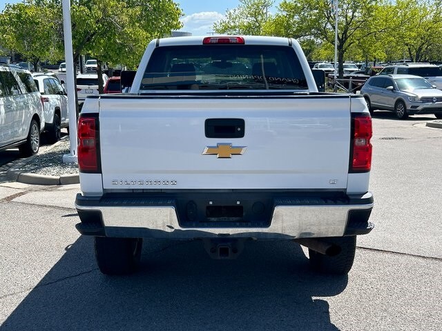 2015 Chevrolet Silverado 3500HD LT photo 4