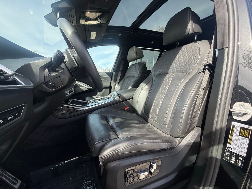 2025 BMW X7 M60i - Photo 10