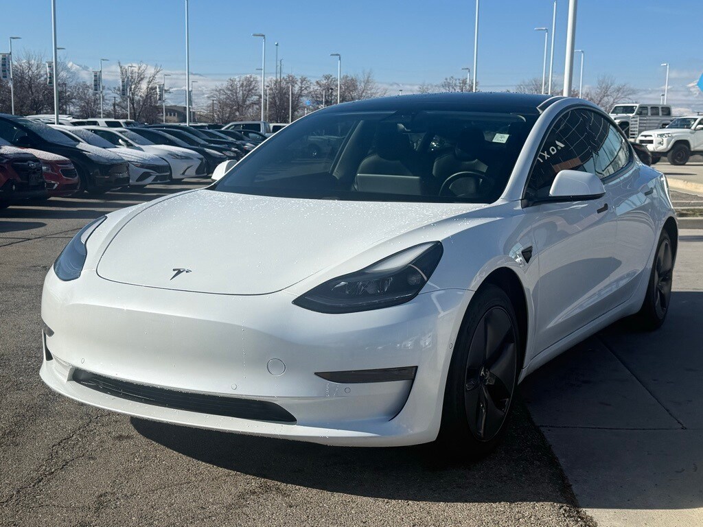 2021 Tesla Model 3 Standard Range Plus photo 3