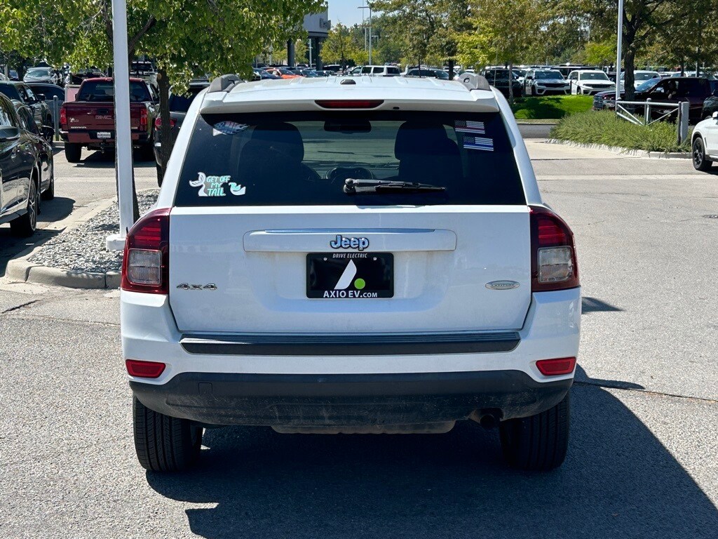 2017 Jeep Compass Latitude photo 3