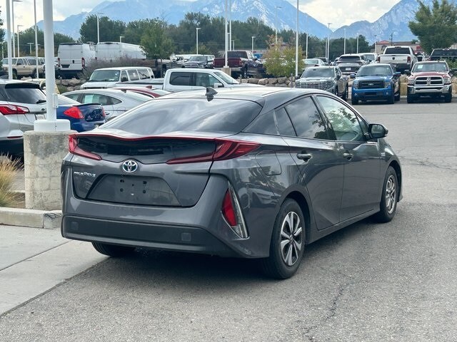 2017 Toyota Prius Prime photo 3