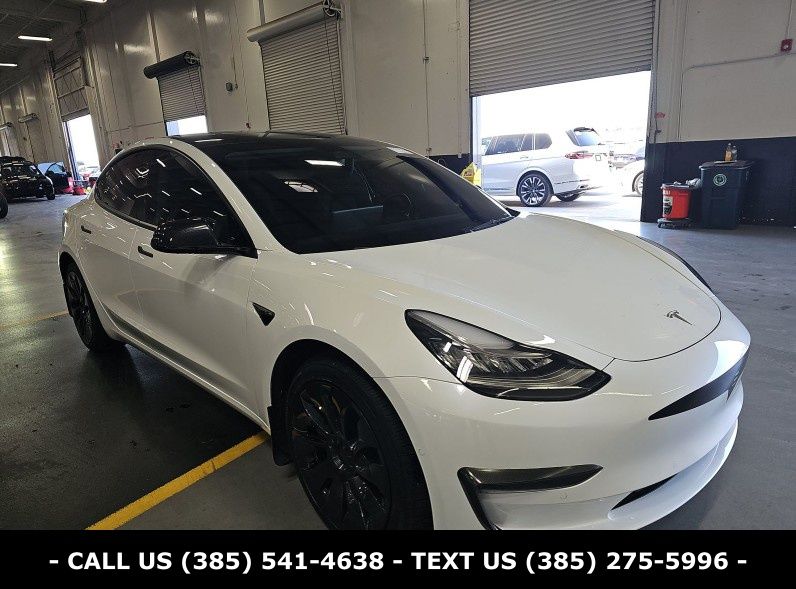 2022 Tesla Model 3's photo