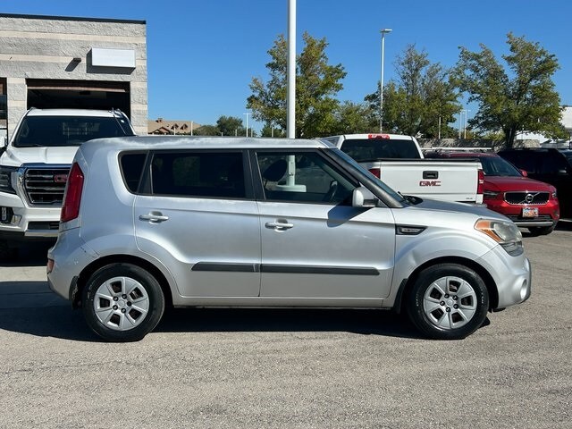 2013 Kia Soul Base photo 2