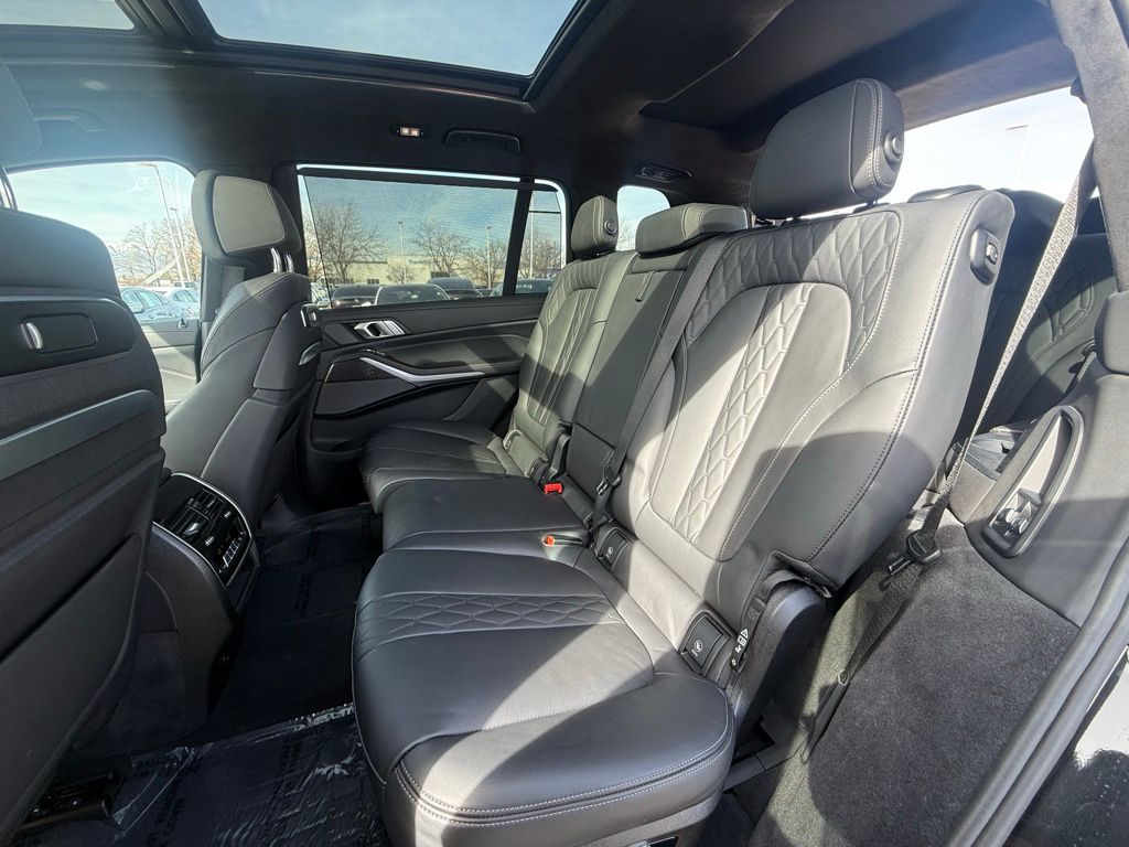 2025 BMW X7 M60i - Photo 24
