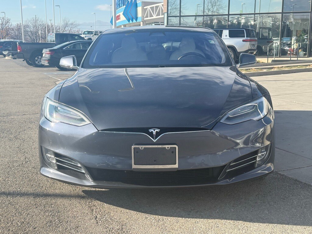 2020 Tesla Model S photo 2