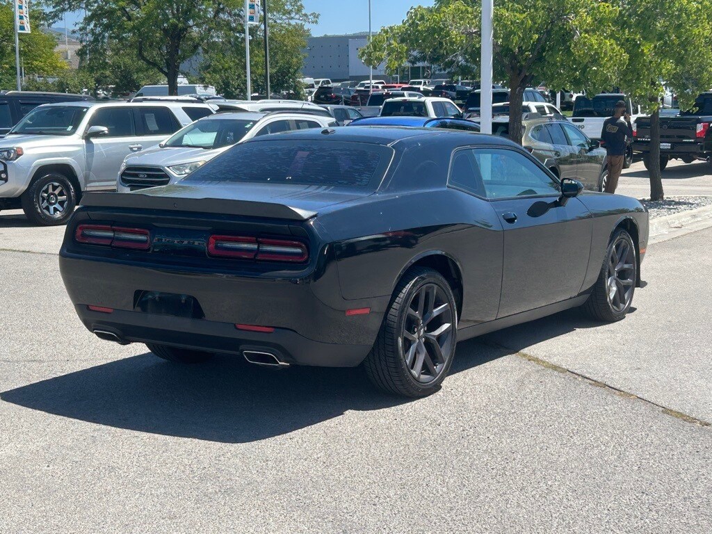 2021 Dodge Challenger SXT photo 3
