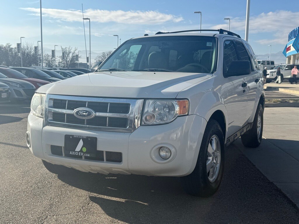 2010 Ford Escape XLT photo 3