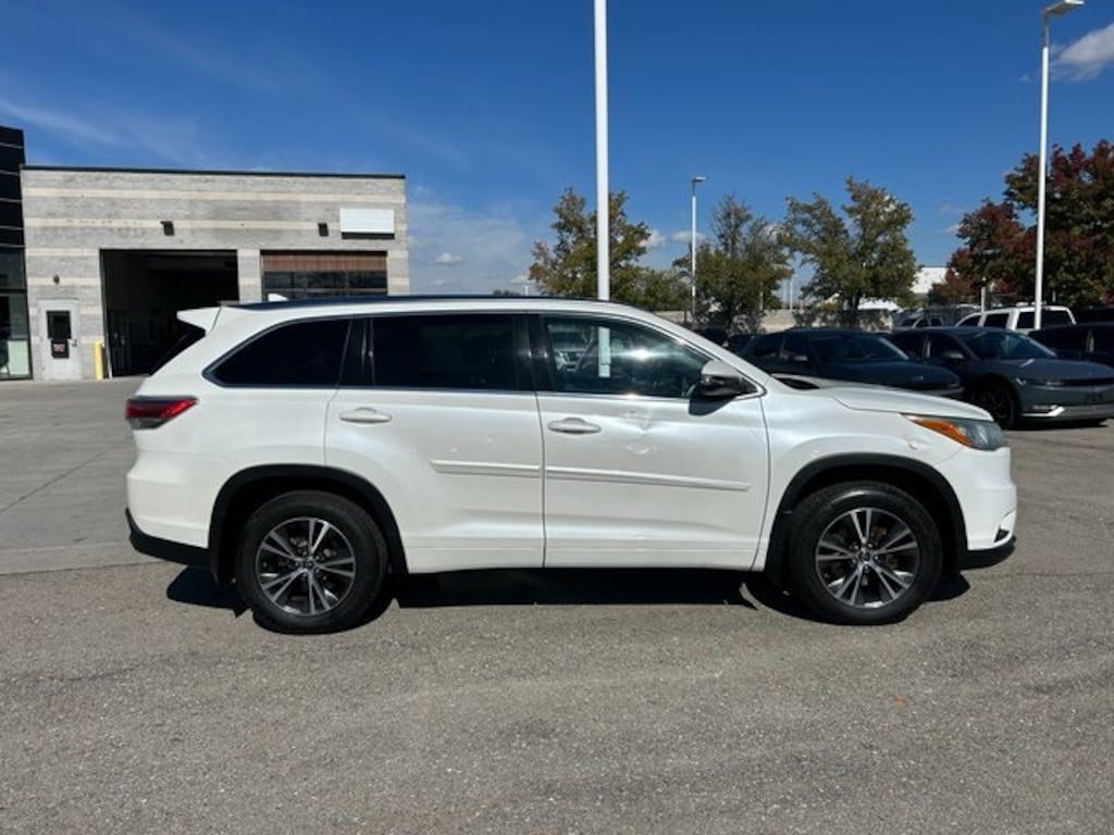 Used 2016 Toyota Highlander XLE V6 SUV