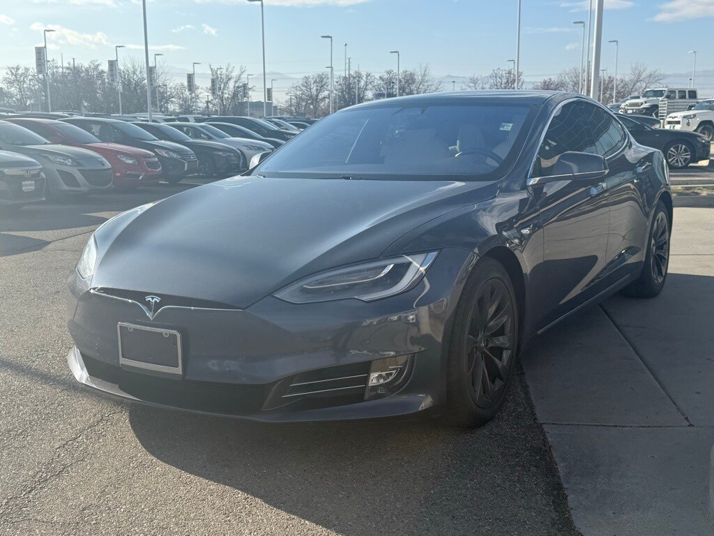 2020 Tesla Model S photo 3