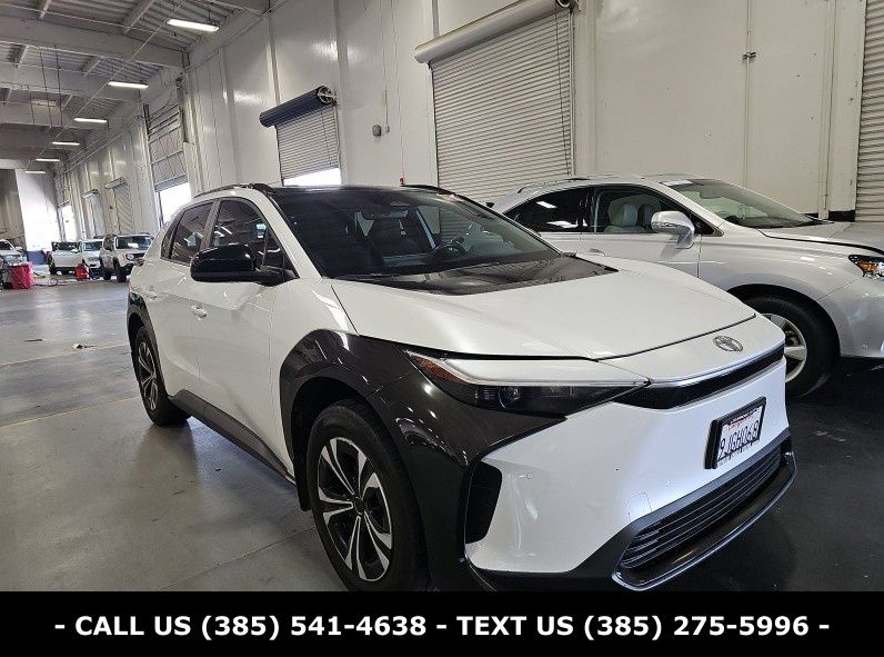 2023 Toyota bZ4X XLE FWD's photo