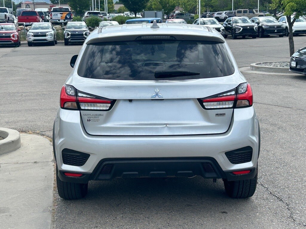 2021 Mitsubishi Outlander Sport LE photo 3