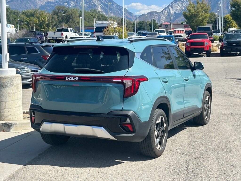 2025 Kia Seltos EX photo 3